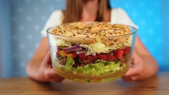 Sałatka hamburgerowa