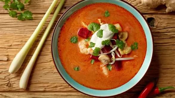 Pikantna zupa tajska z krewetkami