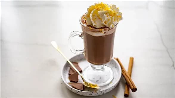 Pomarańczowa gorąca czekolada