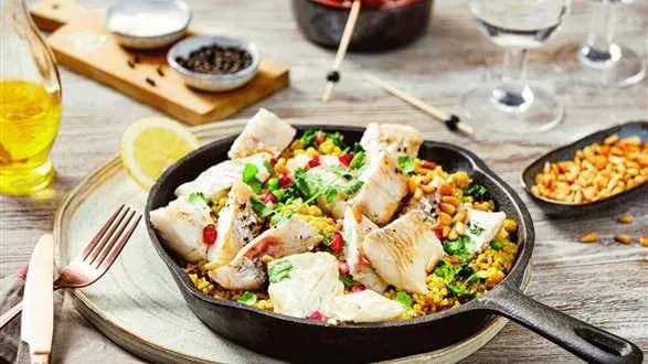 Pilaw z kaszy bulgur z dorszem