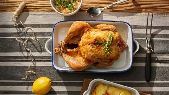 Kurczak cytrynowo-rozmarynowy z zapiekanką dauphinois i marchewką w śmietanie