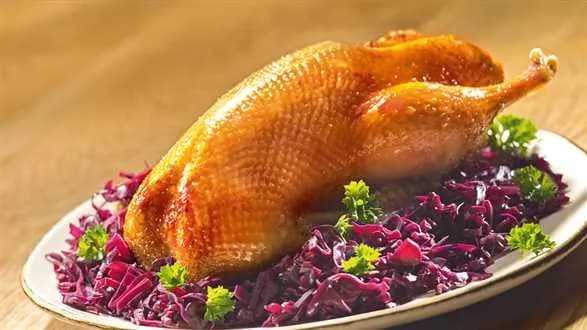 Pieczona kaczka z sosem karmelowo-pomarańczowym