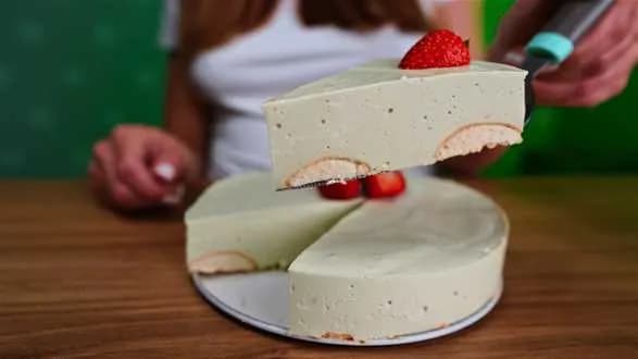 Sernik matcha na zimno