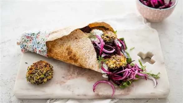 Wrap z placuszkami z komosy ryżowej