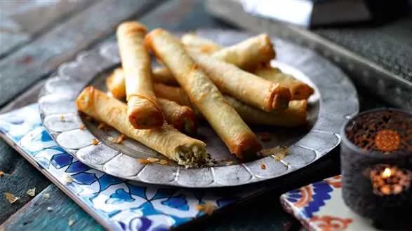 Burek z serem kozim i oliwkami