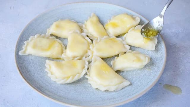 Sprawdzony przepis na ciasto pierogowe, który zawsze się udaje Sprawdzony przepis na ciasto pierogowe, który zawsze się udaje