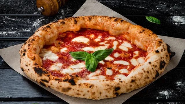 Przepis na ciasto pizza neapolitańska – krok po kroku do idealnej pizzy Przepis na ciasto pizza neapolitańska – krok po kroku do idealnej pizzy