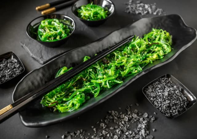 Gdzie kupić sałatkę wakame? Najlepsze miejsca i smaczne opcje dla Ciebie Gdzie kupić sałatkę wakame? Najlepsze miejsca i smaczne opcje dla Ciebie