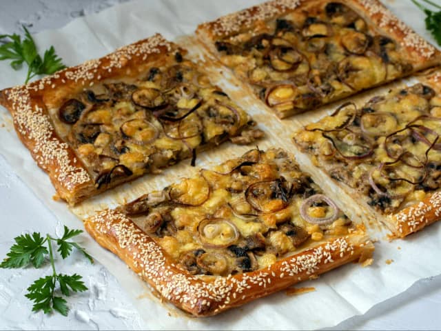 Przepis na ciasto do pizzy z mlekiem i jajkiem, które zachwyca smakiem Przepis na ciasto do pizzy z mlekiem i jajkiem, które zachwyca smakiem